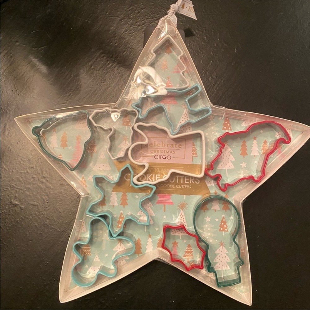NWT Christmas Cookie Cutter Set